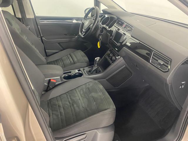 Volkswagen Touran 1.6 TDI DSG BMT Comfortline NAVI*AHK*RFK*PANORAMA 