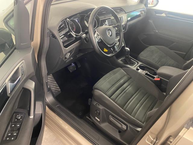 Volkswagen Touran 1.6 TDI DSG BMT Comfortline NAVI*AHK*RFK*PANORAMA 