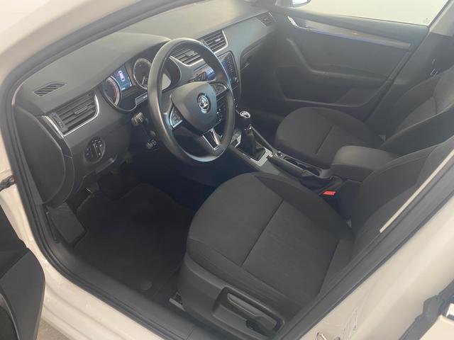 Skoda Octavia Combi 1.6 TDI DPF Style LED*ACC*PDC 