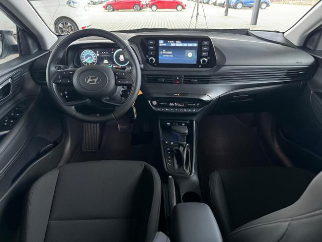 Hyundai i20 Emotion 1,0 T-GDI 120 PS 7DCT 48V MHEV / Sitz & Lenkr.Heiz./ Klimaautom./ Carplay PDC Kamera ALU17 LED ca. 23 % unter deutscher Upe 
