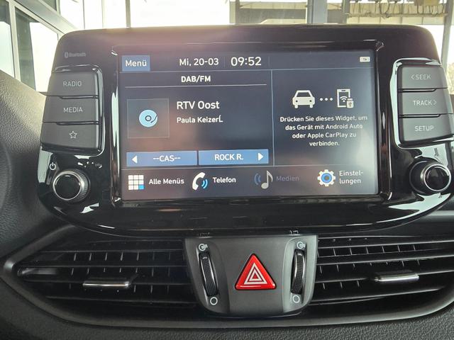 Hyundai i30 Kombi 1,5I MT COMFORT / PDC & Kamera Tempom./ Carplay ALU 16 Kurvenlicht 