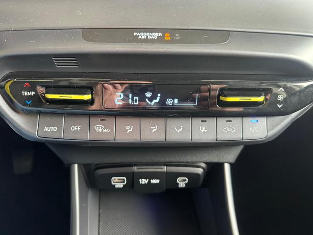 Hyundai i20 Emotion 1.2 MPI 84 PS / Sitz & Lenkr.Heiz./ Klimaautom./ Carplay PDC Kamera ALU17 LED 