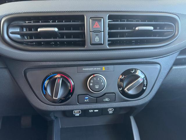 Hyundai i10 1.0 5MT Spring / Carplay Tempom./ Klima Nebel 
