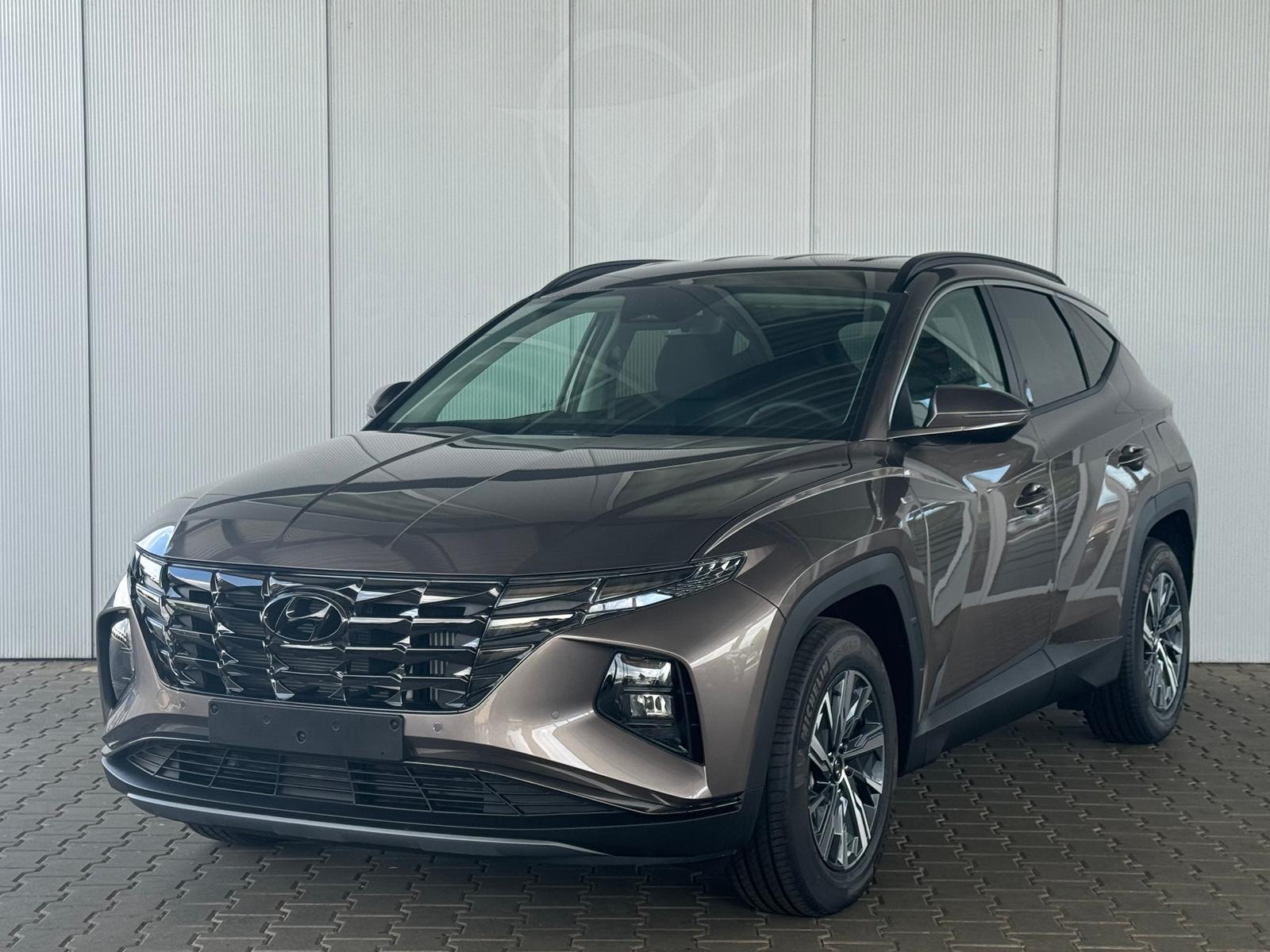 Hyundai TUCSON Comfort Smart 1.6T 48V MHEV 6MT / Navi Klimaautom 