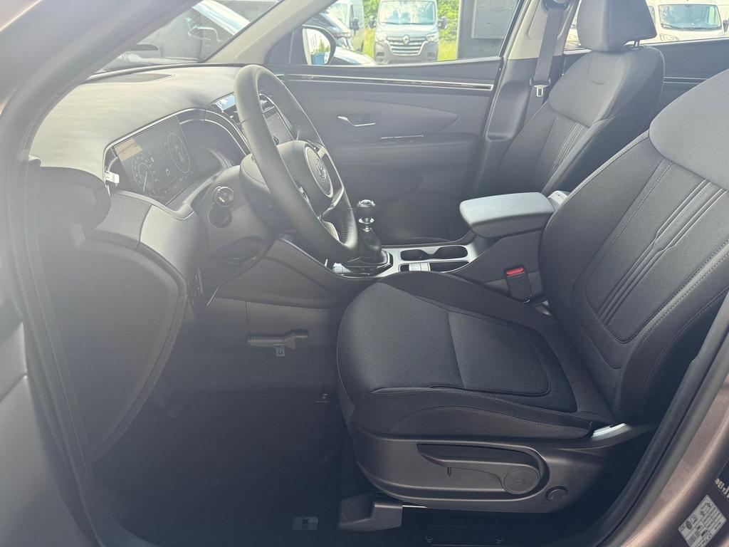 Hyundai TUCSON Comfort Smart 1.6T 48V MHEV 6MT / Navi Klimaautom 