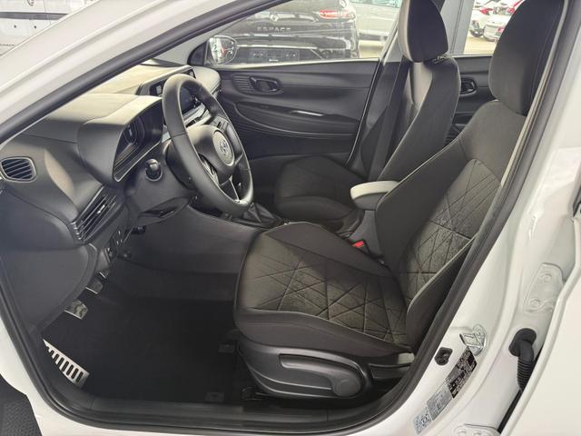 Hyundai BAYON Comfort 6MT 1.0 T-GDI 100 PS PDC m. Kamera / Tempom. Carplay Alu16 "Frei Haus geliefert, ab der 2. Bestellung" 