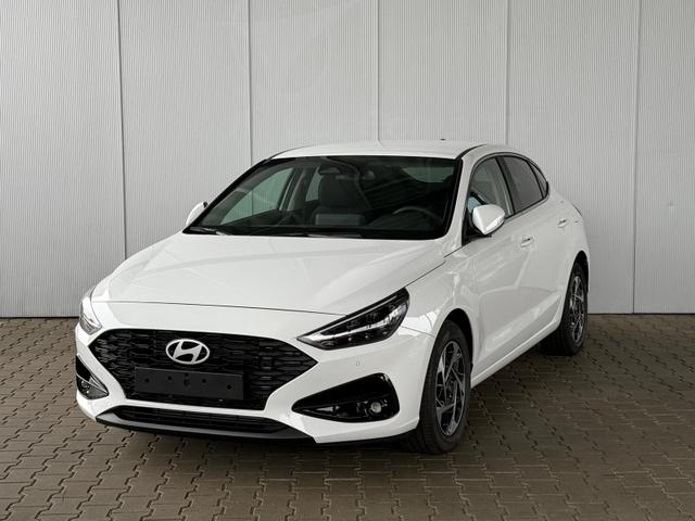 Hyundai i30 Fastback - 1,5 T-GDi MHEV Life / Navi PDC V.&H.m.Kamera LED m.Kurvenl./ Sitz & Lenkr.Heiz./ Klimaautom./ Regensensor Keyless Go Alu16 "Frei Haus geliefert ab der 2. Bestellung"