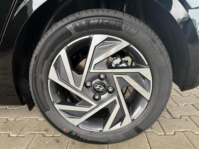 Hyundai i20 FL 1.0 T-GDI 100 PS 7DCT Family / Navi PDC m.Kamera Sitz & Lenkr.Heiz./ Klimaauto ALU16 