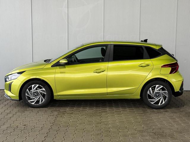 Hyundai i20 FL 1.0 T-GDI 100 PS 7DCT Family / Navi PDC m.Kamera Sitz & Lenkr.Heiz./ Klimaauto ALU16 