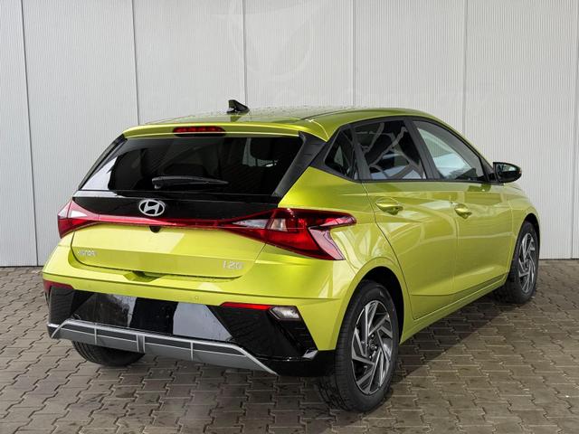 Hyundai i20 FL 1.0 T-GDI 100 PS 7DCT Family / Navi PDC m.Kamera Sitz & Lenkr.Heiz./ Klimaauto ALU16 