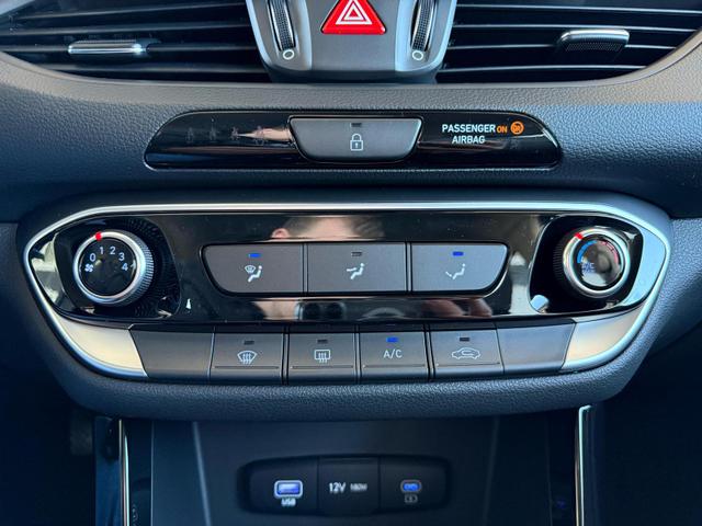 Hyundai i30 Kombi WG Comfort 1.5 T-GDI 6MT mHEV / Navi PDC V.&H./ Kamera LED Carplay ALU16 