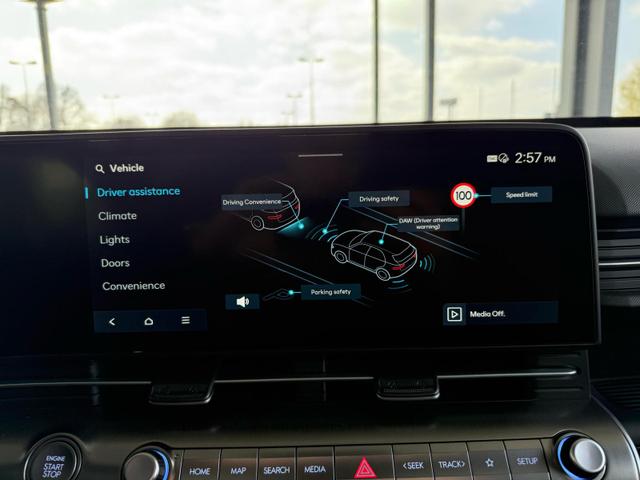 Hyundai KONA 1.6 T-GDI 170 PS 4WD 7DCT / 360 Kam./ ACC Leder Schiebedach E-Klappe LED 4 X Sitzh./ E-Sitze 