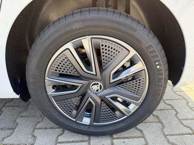 Skoda Fabia Top Selection 1.0 TSI DSG 85 kW / Frontscheibeheiz. Einparkhikfe V+H Mit Kamera Keyless Entry 