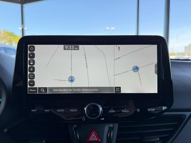 Hyundai i30 WG FL 1,5 T-GDI FAMILY 6MT 140 PS / Navi Sitz & Lenkr.Heiz PDC V.&H. m. Kamera Alu16 LED Kurvenlicht 