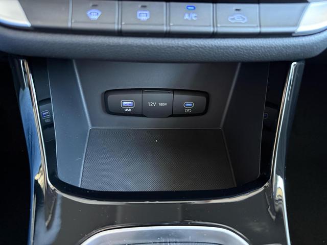 Hyundai i30 WG FL 1,5 T-GDI FAMILY 6MT 140 PS / Navi Sitz & Lenkr.Heiz PDC V.&H. m. Kamera Alu16 LED Kurvenlicht 