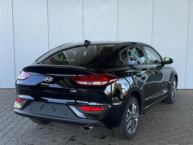 Hyundai i30 Fastback 1.5 T-GDi MHEV 7DCT Prime / Navi Einparkhilfe V+H mit Kamera Keyless entry & go LED-Scheinw. 