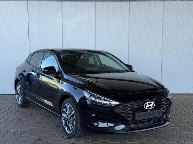 Hyundai i30 Fastback 1.5 T-GDi MHEV 7DCT Prime / Navi Einparkhilfe V+H mit Kamera Keyless entry & go LED-Scheinw. 