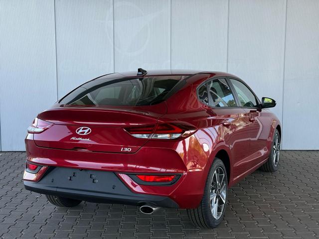 Hyundai i30 Fastback 1.5 T-GDi MHEV 7DCT Prime / Navi Einparkhilfe V+H mit Kamera Keyless entry & go LED-Scheinw. 