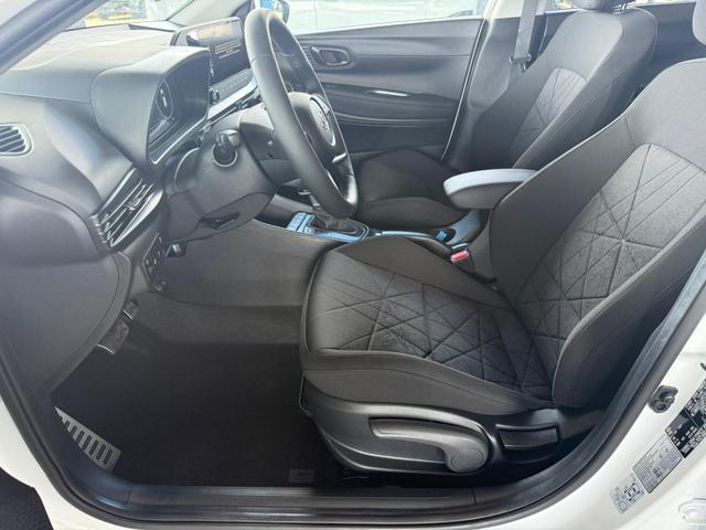 Hyundai BAYON 7DCT 1.0 T-GDI Premium mHEV / Bose Navi Keyless Klimaautom. LED Sitz & Lenkr.Heiz./ PDC V.&H./Kamera 