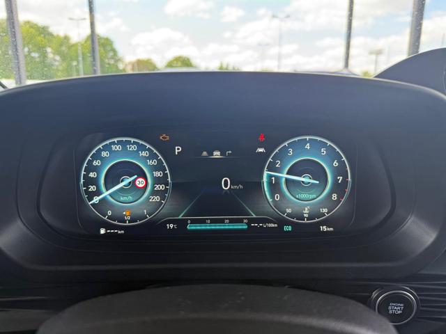Hyundai BAYON 7DCT 1.0 T-GDI Premium mHEV / Bose Navi Keyless Klimaautom. LED Sitz & Lenkr.Heiz./ PDC V.&H./Kamera 