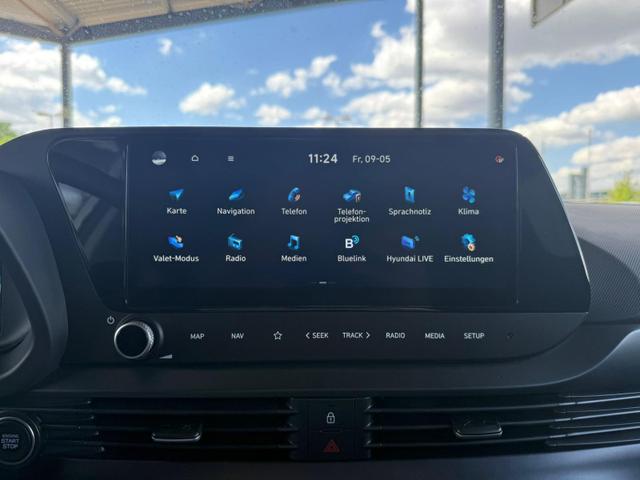 Hyundai BAYON 7DCT 1.0 T-GDI Premium mHEV / Bose Navi Keyless Klimaautom. LED Sitz & Lenkr.Heiz./ PDC V.&H./Kamera 