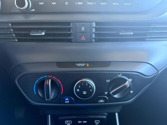 Hyundai BAYON 1,2 MPI Wave 5MT + Sitz & Lenkr. Heiz / Navi PDC m.Kamera Tempom./ALU 16 