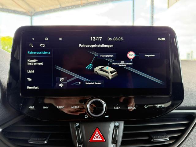 Hyundai i30 Kombi Comfort+1.5 GDI 6MT / Navi PDC V.&H. Kamera LED Carplay Sitz & Lenkr.Heiz. 
