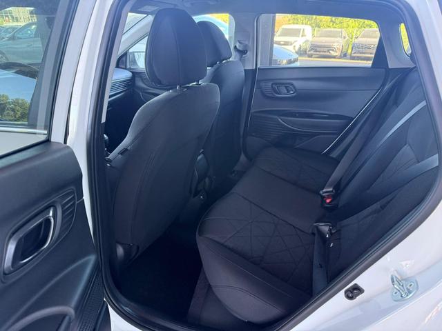 Hyundai BAYON 6MT1.0 T-GDI Premium mHEV / Bose Navi Keyless Klimaautom. LED Sitz & Lenkr.Heiz./ PDC V.&H./Kamera 