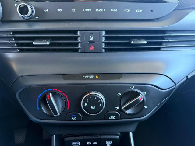 Hyundai BAYON 1,2 MPI Comfort+ 5MT / Navi PDC m.Kamera Tempom. ALU 16 