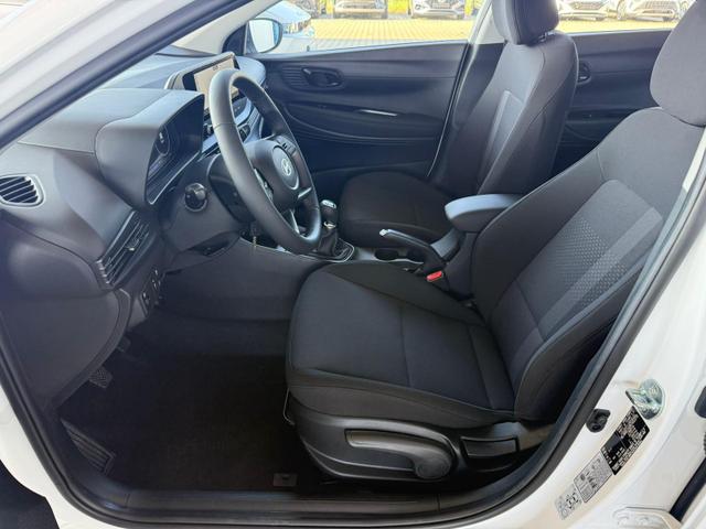Hyundai i20 5 MT 84 PS 1.2 MPI Comfort Smart / PDC m.Kamera Tempom./ Carplay ALU16 