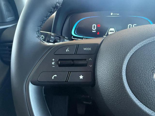 Hyundai BAYON 1,2 MPI Wave 5MT + Sitz & Lenkr. Heiz / Navi PDC m.Kamera Tempom./ALU 16 
