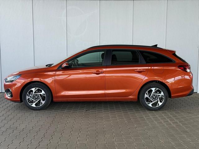 Hyundai i30 Kombi Comfort+1.5 GDI 6MT / Navi PDC V.&H. Kamera LED Carplay Sitz & Lenkr.Heiz. 