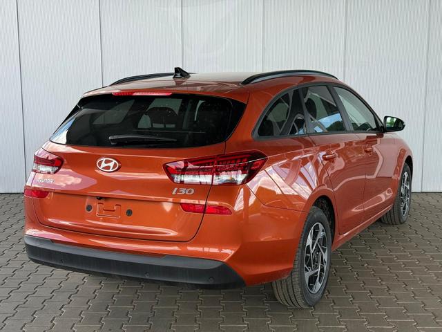 Hyundai i30 Kombi Comfort+1.5 GDI 6MT / Navi PDC V.&H. Kamera LED Carplay Sitz & Lenkr.Heiz. 