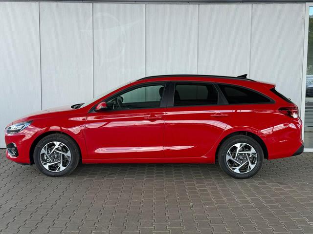 Hyundai i30 Kombi Comfort+1.5 GDI 6MT / Navi PDC V.&H. Kamera LED Carplay Sitz & Lenkr.Heiz. 