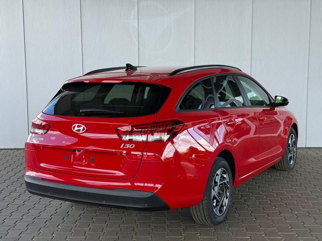 Hyundai i30 Kombi Comfort+1.5 GDI 6MT / Navi PDC V.&H. Kamera LED Carplay Sitz & Lenkr.Heiz. 