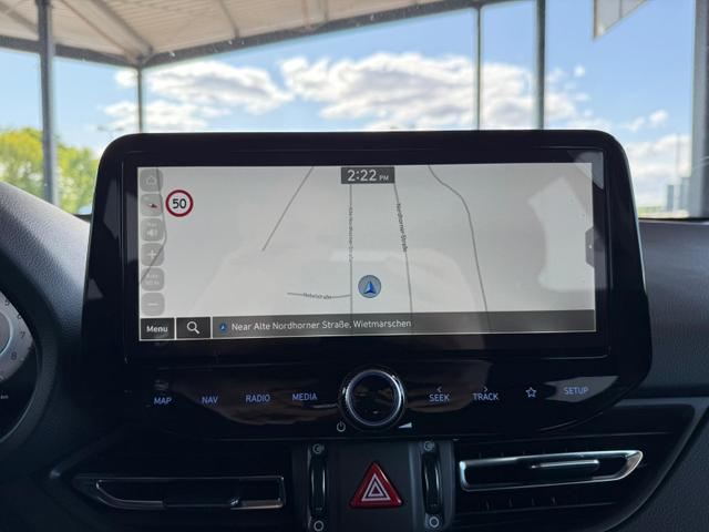 Hyundai i30 GO 1.5 DPI / Sitz + Lenkradh./ LED Navi Tempomat Alu16 PDC V.&H.m.Kamera 