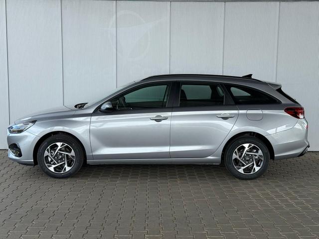 Hyundai i30 Kombi GO 1.5 DPI / Sitz + Lenkradh./ LED Navi Tempomat Alu16 PDC V.&H.m.Kamera 