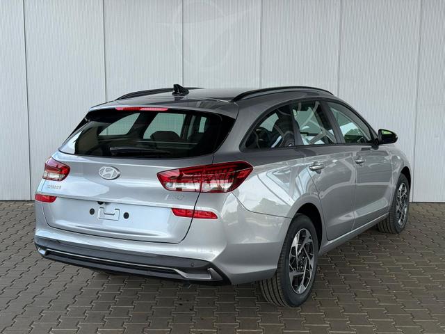 Hyundai i30 Kombi GO 1.5 DPI / Sitz + Lenkradh./ LED Navi Tempomat Alu16 PDC V.&H.m.Kamera 