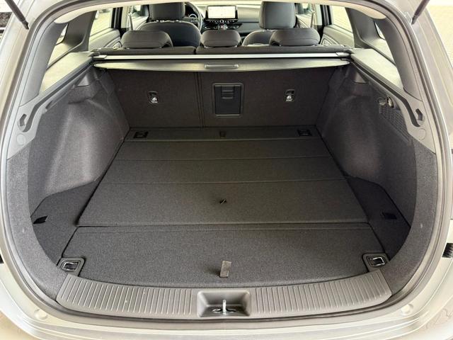 Hyundai i30 Kombi GO 1.5 DPI / Sitz + Lenkradh./ LED Navi Tempomat Alu16 PDC V.&H.m.Kamera 