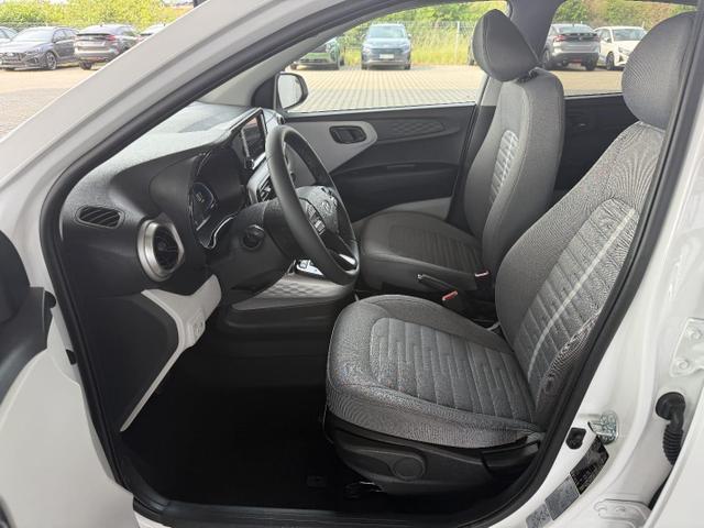 Hyundai i10 1.2 MPi Automatik Smart 5 Sitzer / PDC m. Kamera Sitz & Lenkr.Heiz./ Navi ALU15 