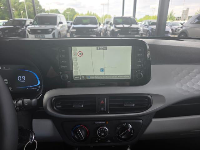 Hyundai i10 1.2 MPi Automatik Smart 5 Sitzer / PDC m. Kamera Sitz & Lenkr.Heiz./ Navi ALU15 
