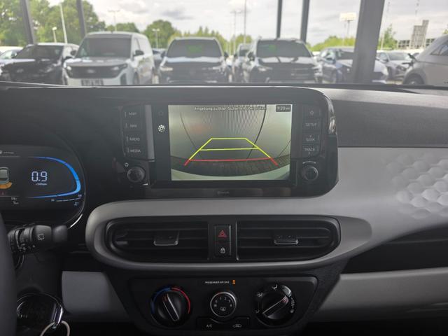 Hyundai i10 1.2 MPi Automatik Smart 5 Sitzer / PDC m. Kamera Sitz & Lenkr.Heiz./ Navi ALU15 