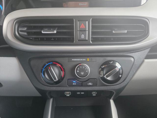 Hyundai i10 1.2 MPi Automatik Smart 5 Sitzer / PDC m. Kamera Sitz & Lenkr.Heiz./ Navi ALU15 