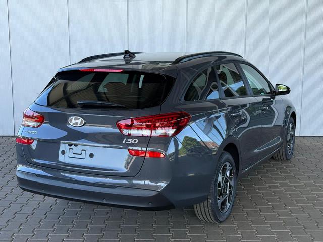 Hyundai i30 Kombi Comfort+1.5 GDI 6MT / Navi PDC V.&H. Kamera LED Carplay Sitz & Lenkr.Heiz. 