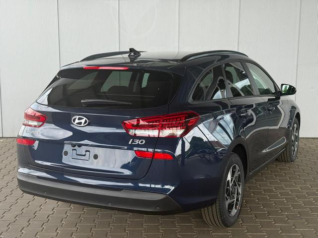 Hyundai i30 Kombi Comfort+1.5 GDI 6MT / Navi PDC V.&H. Kamera LED Carplay Sitz & Lenkr.Heiz. 