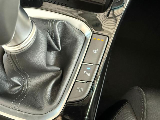 Hyundai i30 Kombi Style 1.5 T-GDI mHEV 6MT / Navi LED Sitz & Lenkr.Heiz Keyless PDC V.&H. Kamera Alu16 