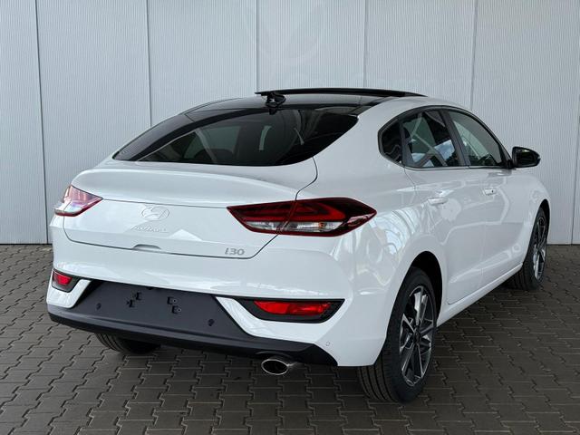 Hyundai i30 Fastback - PD GO Plus 1.5 TGDI DCT 48V / Panodach ACC Sitz & Lenkr.Heiz./ LED Keyless Alu17 