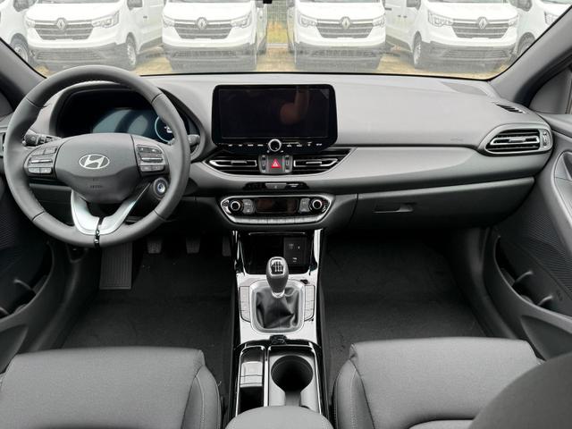 Hyundai i30 Kombi GO Plus 1.5 DPI 97 PS 6MT / Sitz + Lenkradh./ LED Navi Tempomat Alu16 PDC V.&H.m.Kamera Totenwinkel assist. 