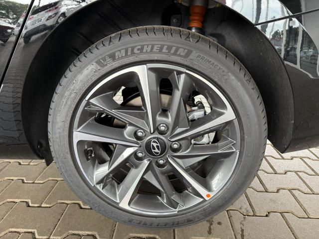 Hyundai i30 Kombi GO Plus 1.5 DPI 97 PS 6MT / Sitz + Lenkradh./ LED Navi Tempomat Alu16 PDC V.&H.m.Kamera Totenwinkel assist. 