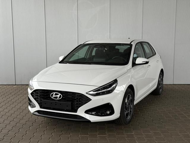 Hyundai i30 - GO 1.5 DPI 97 PS 6MT / Navi PDC V. & H. m. Kamera Sitz Lenkr.Heiz./ LED ALU16 Tempom.